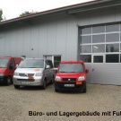 Büro- und Lagergebäude mit Fuhrpark